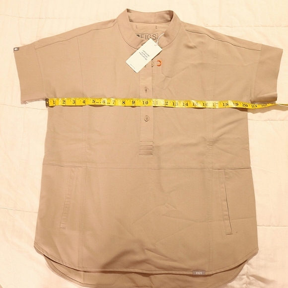 FIGS Manila Top Limited Edition Color Boulder Size XS NWT - Picture 7 of 7